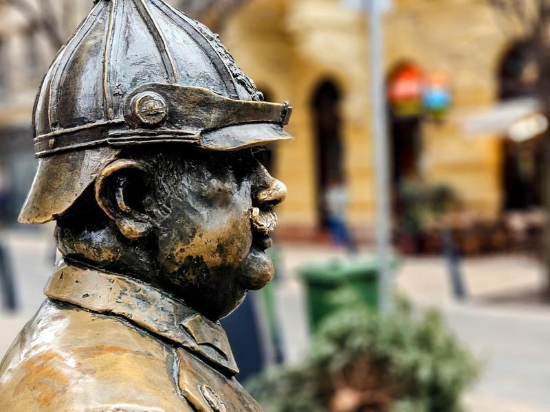Pest - Downtown gems, the chubby policeman